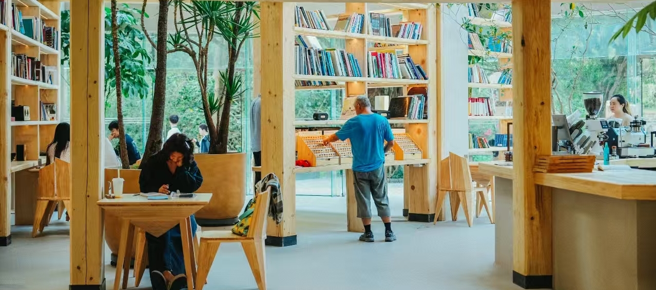 Nuevo bar de libros en el Parque Bijia Hill