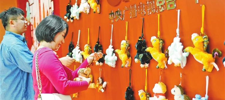 La primera tienda “pop-up” temática de la Gala de la Fiesta de la Primavera se inaugura en la estación de metro Gangxia North